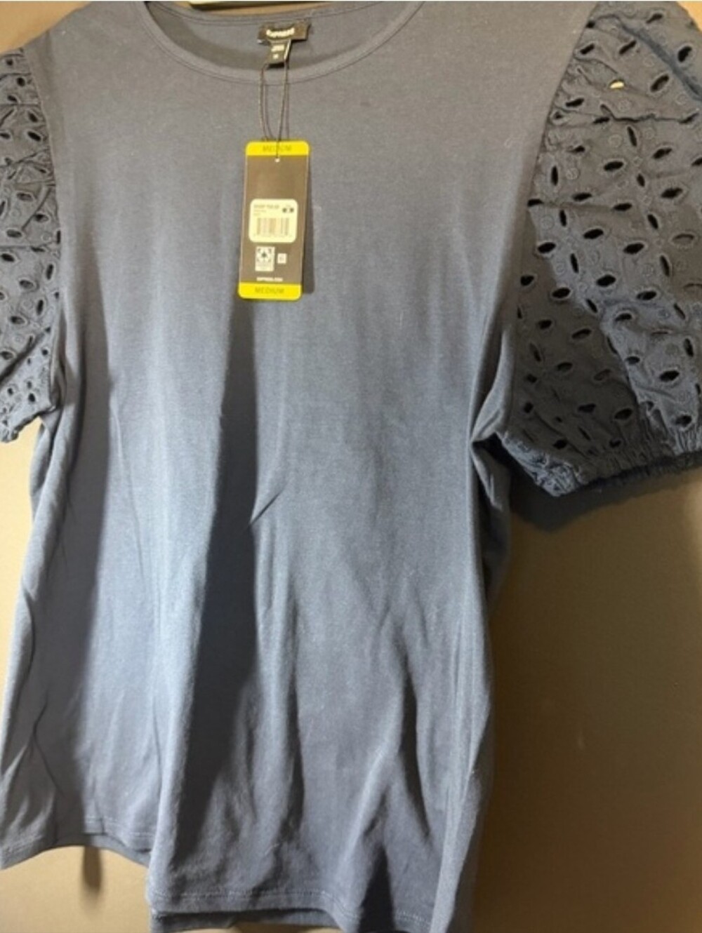 Express Short Sleeve Top. NWT - Picture 3 of 5